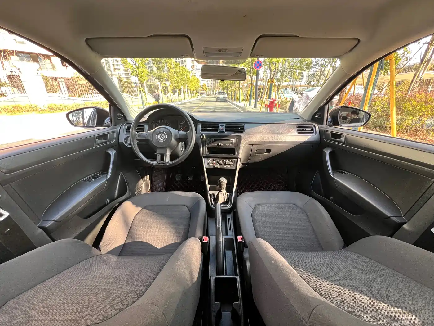 Volkswagen Santana 2013 1.6L Manual Trend Edition фото 10