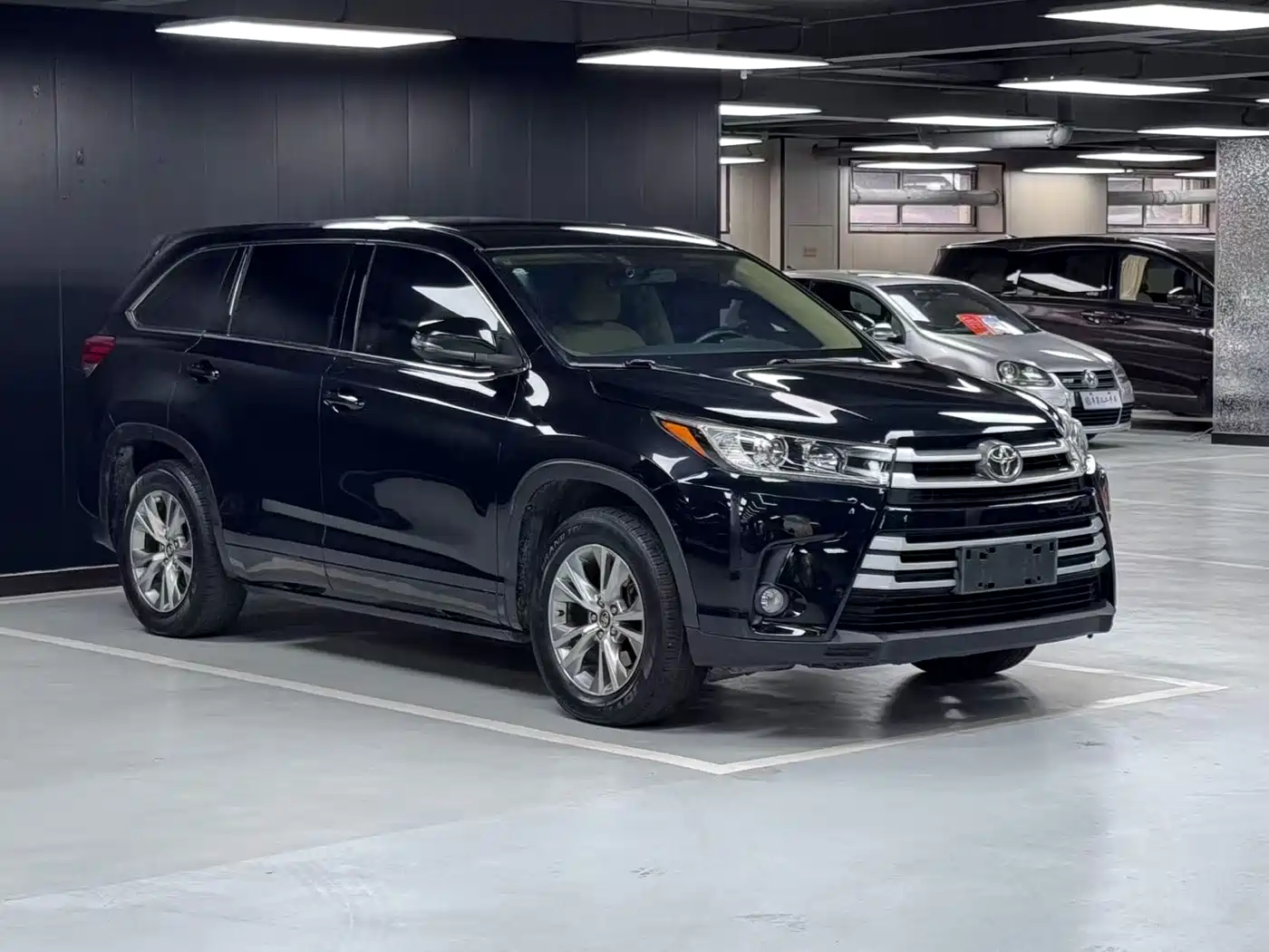 TOYOTA HIGHLANDER