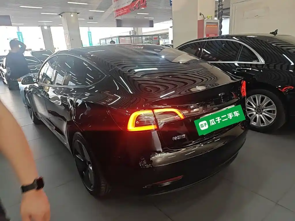 Фото 5 - Tesla Model 3