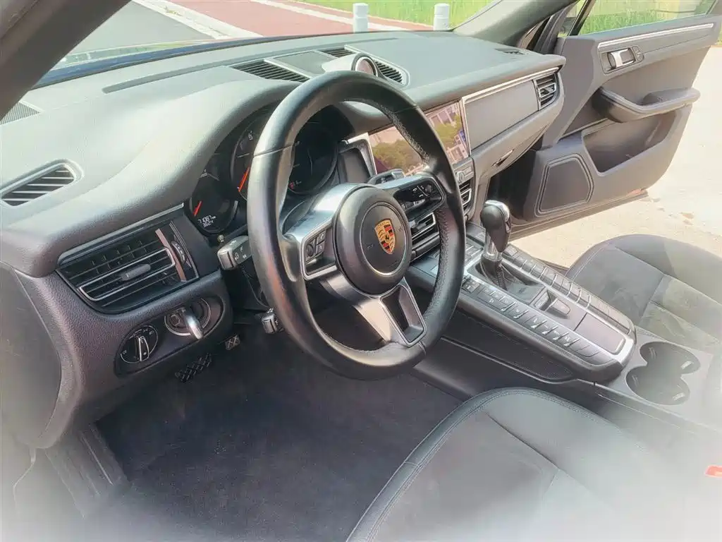 Porsche Macan 2018 Macan 2.0T фото 12