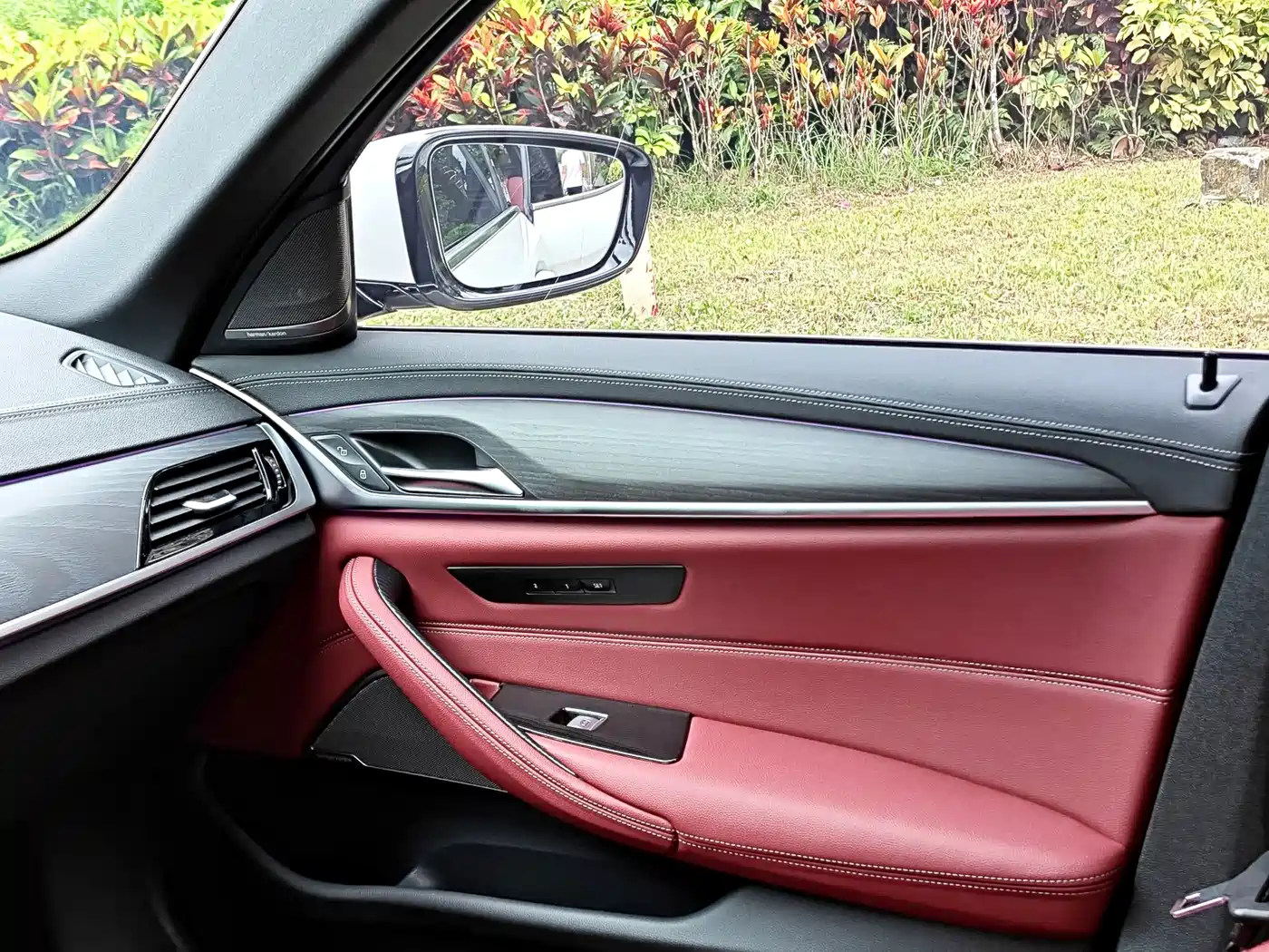 BMW 5 Series 2023 530Li Premium M Sport Package фото 9