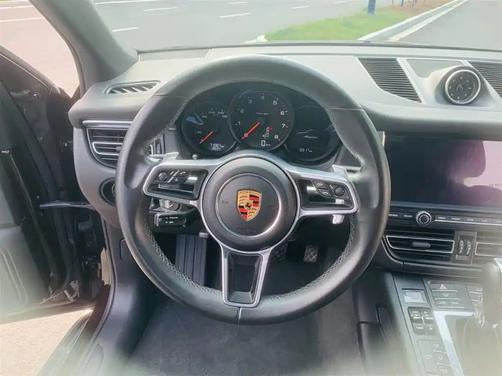 Porsche Macan 2018 Macan 2.0T фото 15