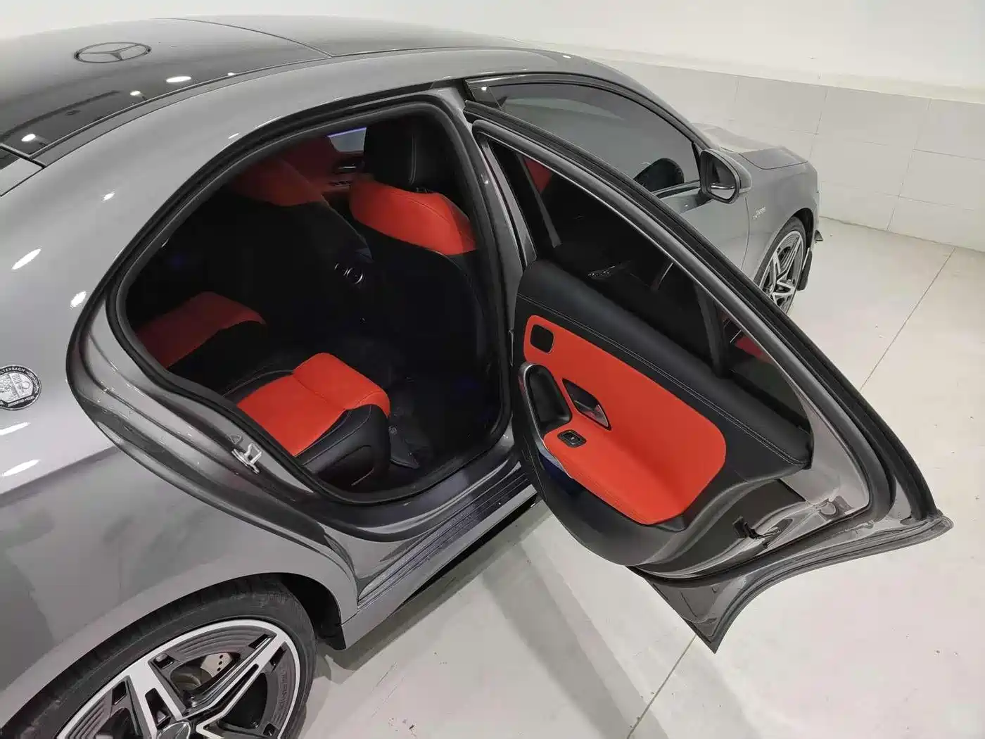 Mercedes-Benz A-Class AMG 2025 AMG A 35 L 4MATIC фото 16