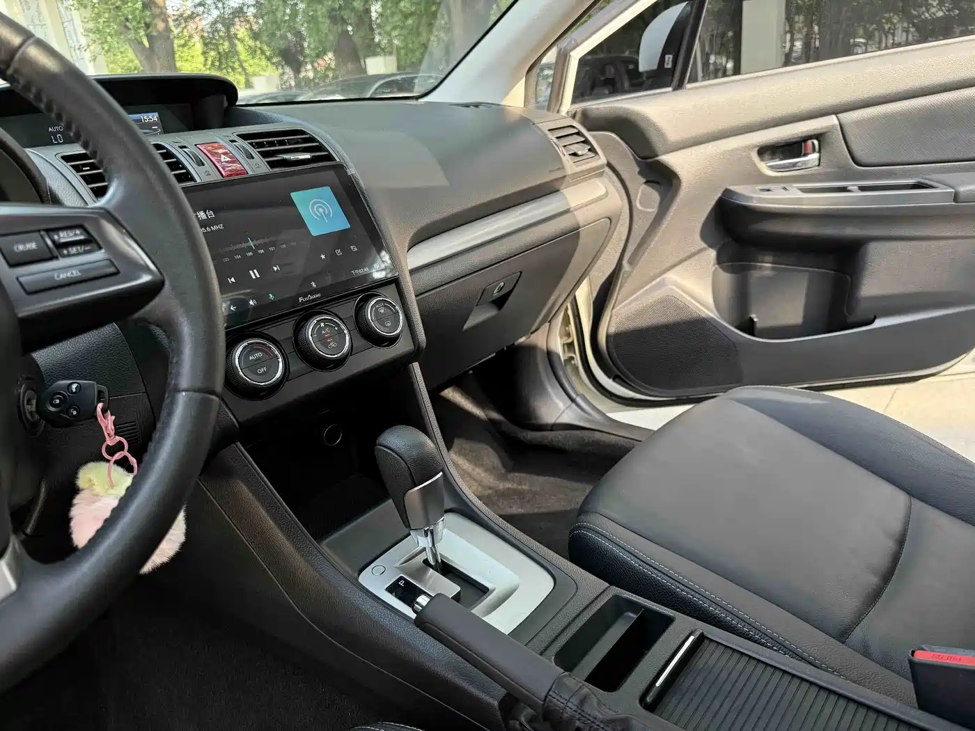 Subaru XV 2012 2.0i Luxury Edition фото 8