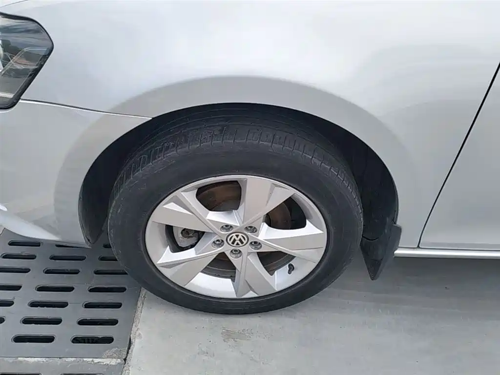 Volkswagen Bora 2014 1.6L Manual Comfort Edition фото 23