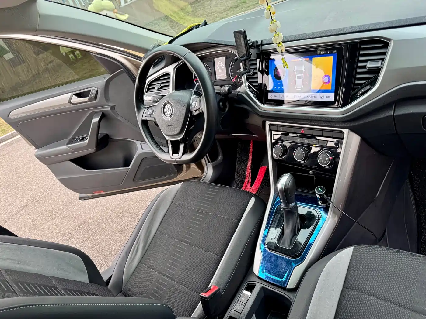 Volkswagen T-ROC 2018 230TSI DSG 2WD Progressive China V фото 9