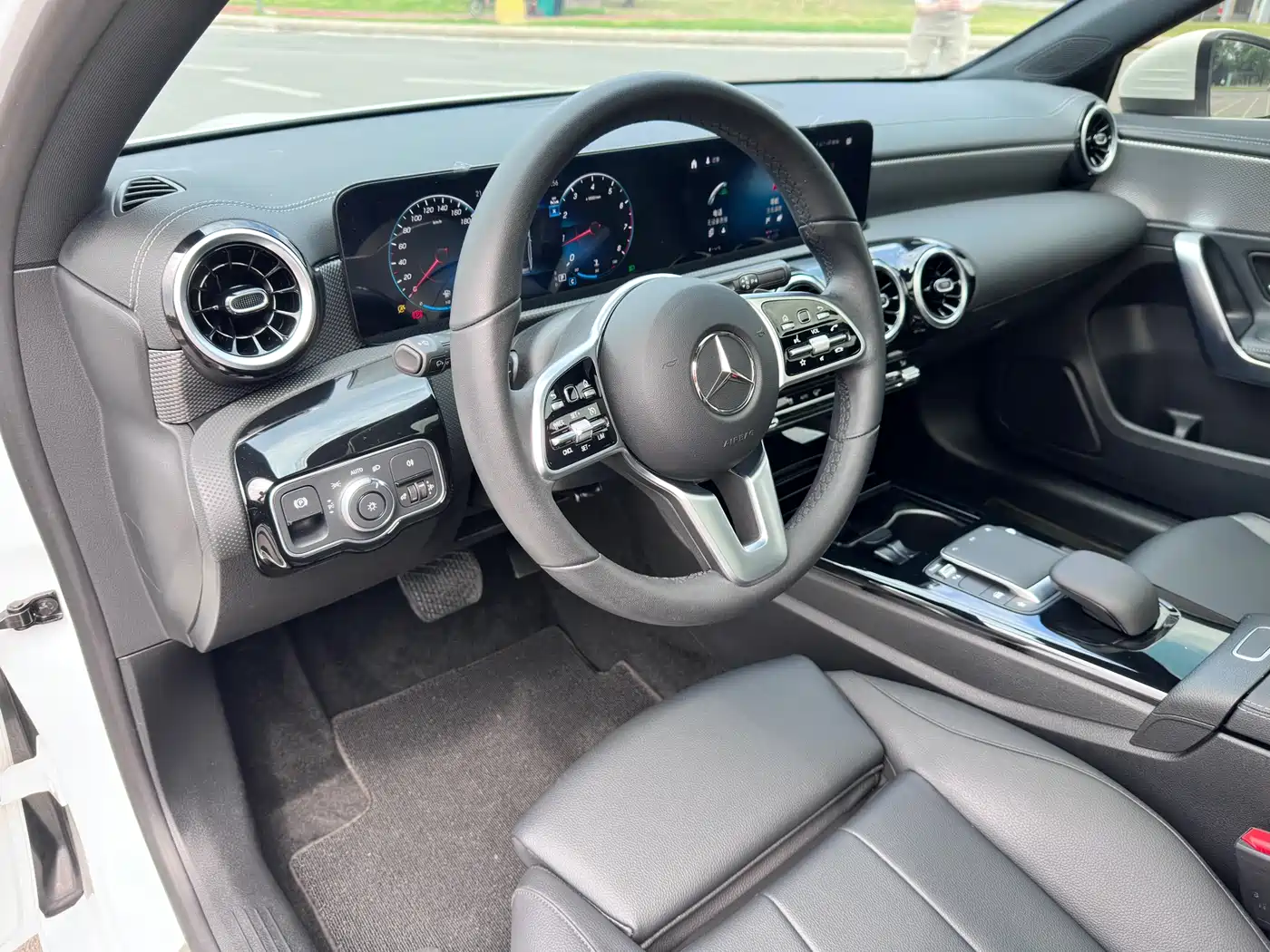 Mercedes-Benz A-Class 2022 Facelift A 180 L Sport Sedan фото 7