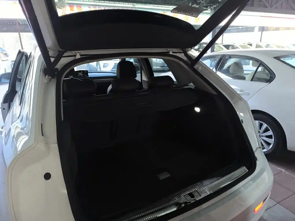 Фото 9 - Audi Q3