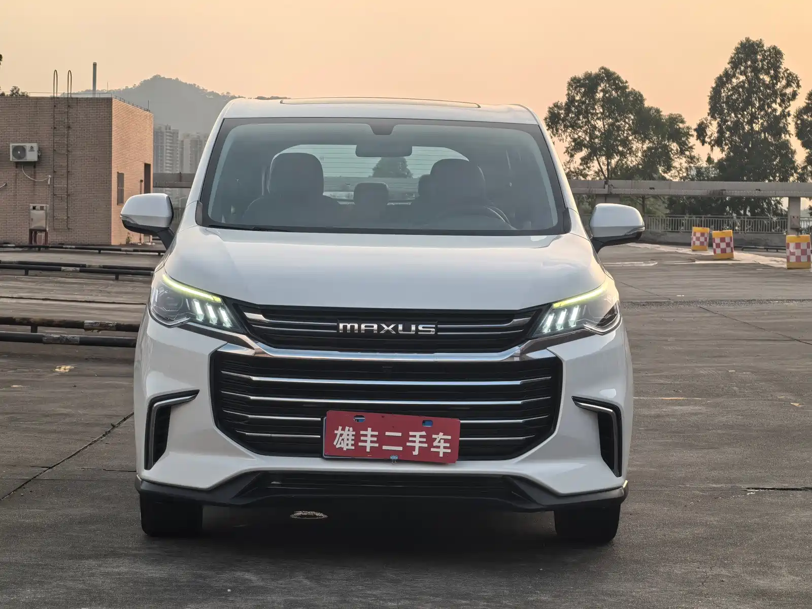 Фото 2 - Maxus Maxus G50