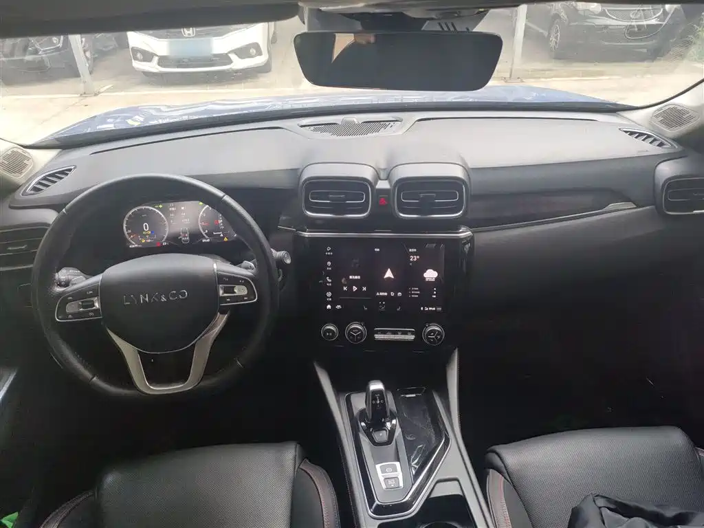 Lynk & Co 02 2018 1.5T DCT 2WD Power Pro Edition China V фото 10