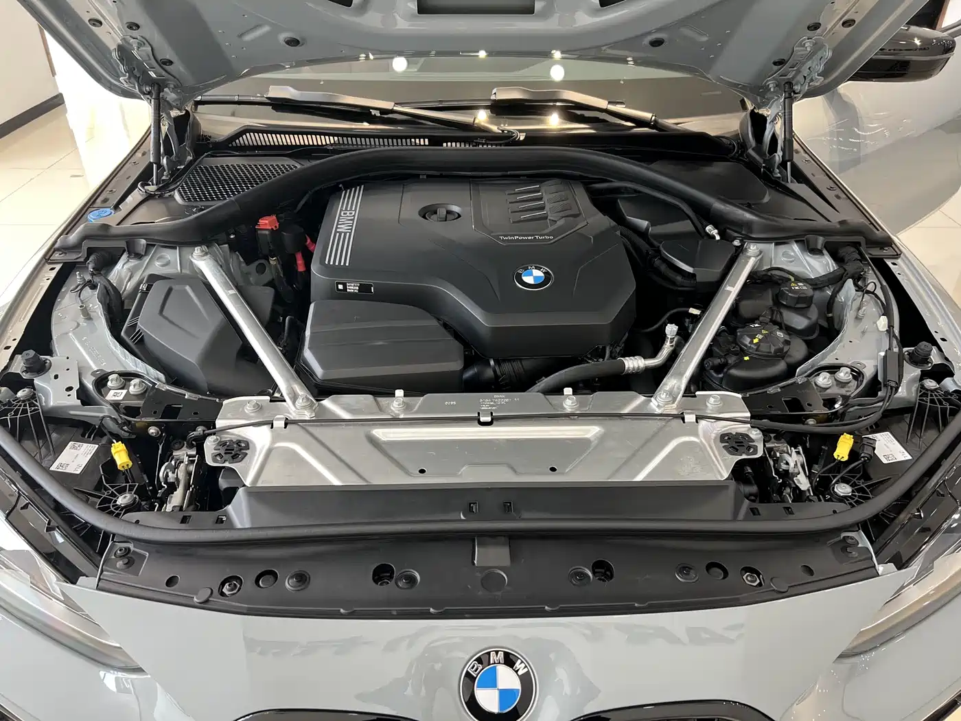 BMW 4 Series 2024 430i M Sport Shadow Edition фото 26