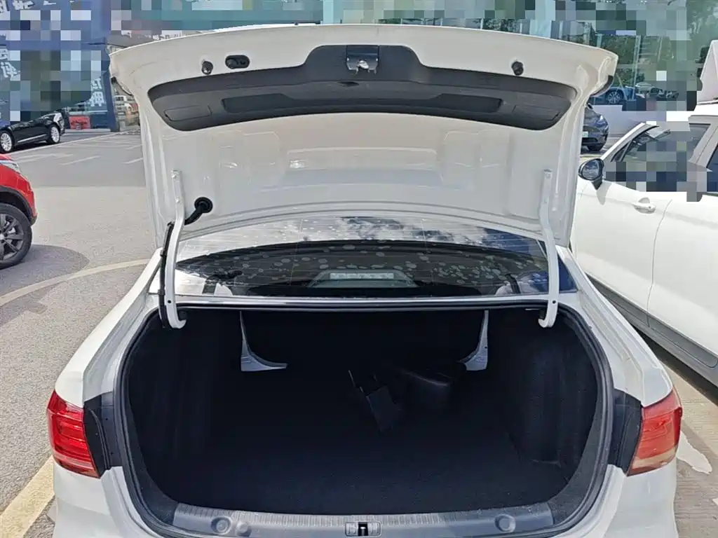 Volkswagen Lavida 2019 Lavida Start 1.5L Auto Trend (China VI) фото 19