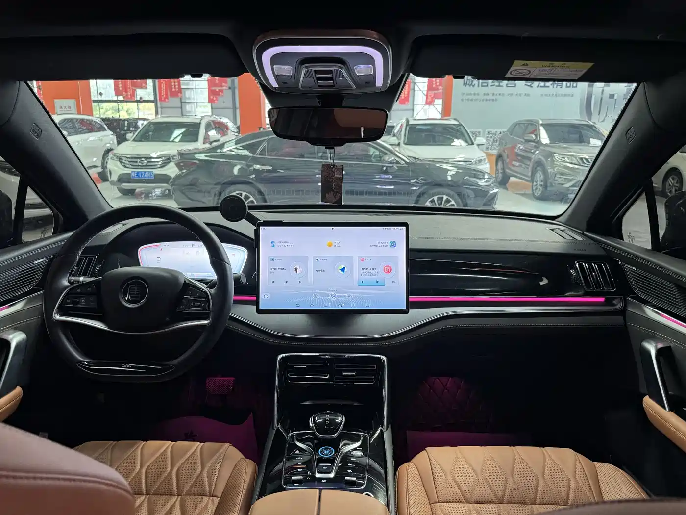 BYD Tang New Energy 2023 Model DM-i Champion Edition 112KM Honor фото 8