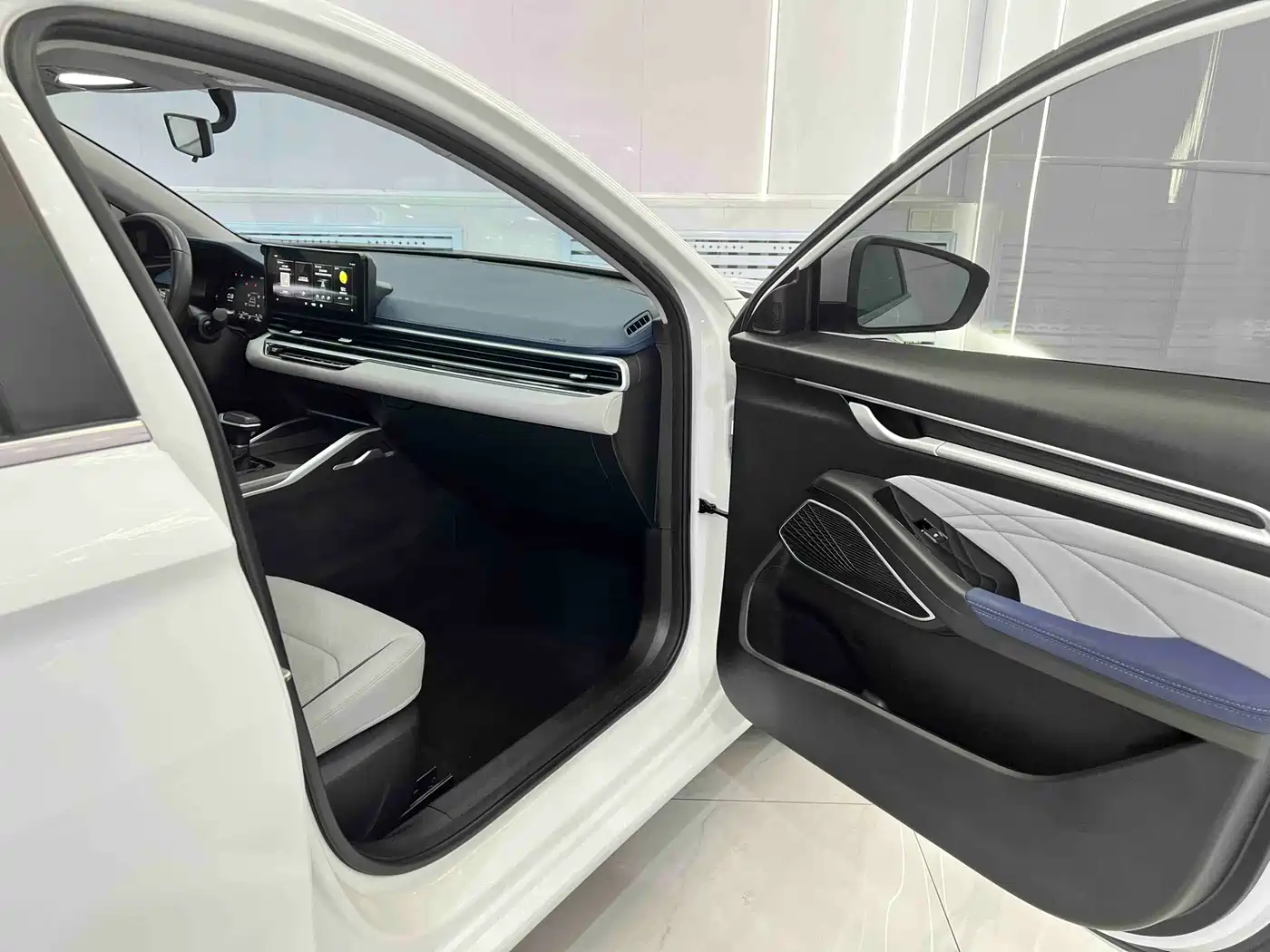 GEELY AUTOMOBILE EMGRAND