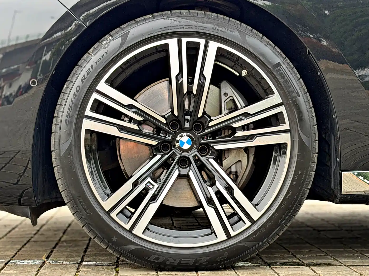 BMW 7 Series 2023 Model 740Li Leading M Sport Package фото 15