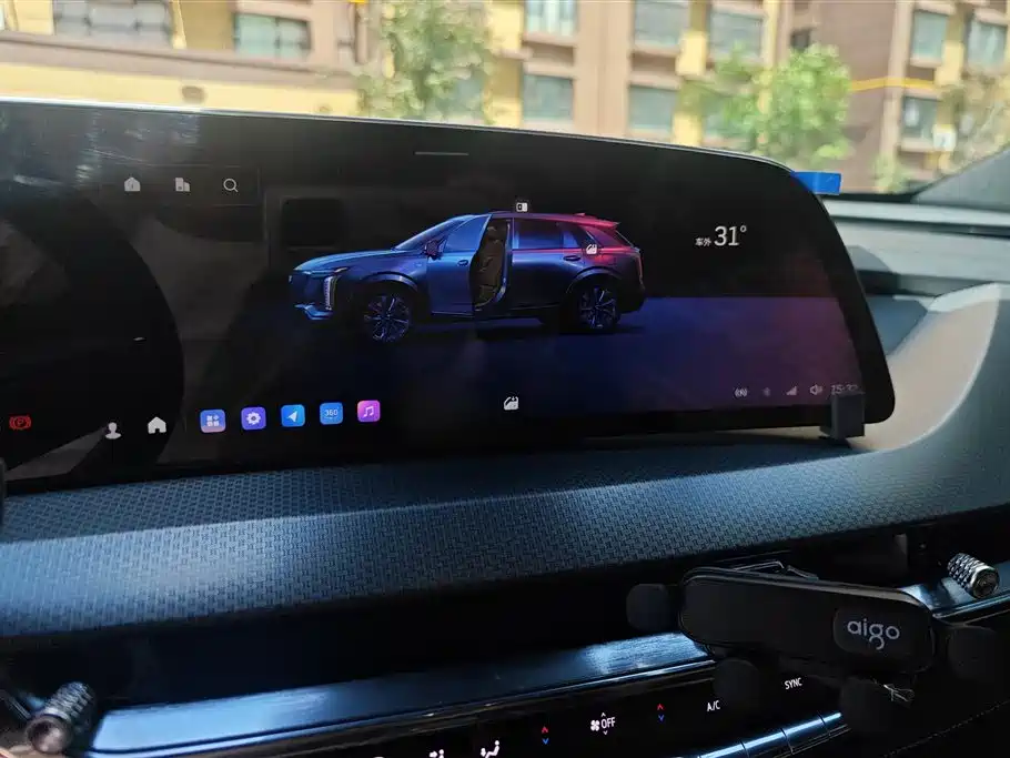 Cadillac XT5 2025 2.0T Luxury фото 13