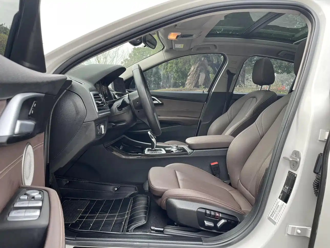 BMW 1 Series 2021 120i M Sport Shadow Edition фото 6