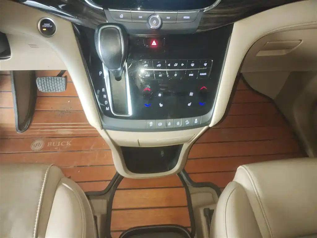 Buick GL8 2017 ES 28T Luxury China V фото 14