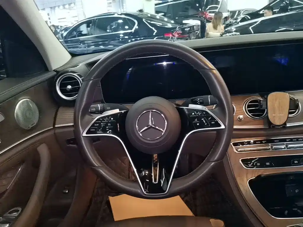 Mercedes-Benz E-Class 2022 Second Facelift E 300 L Luxury фото 17