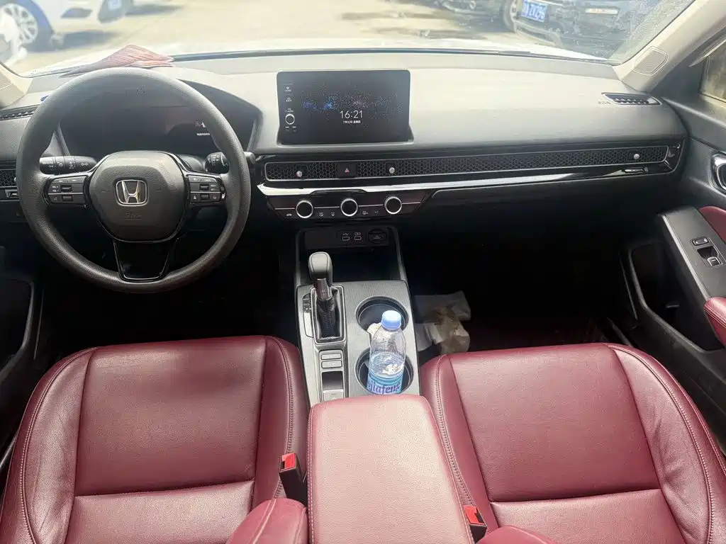 Фото 8 - Honda Civic