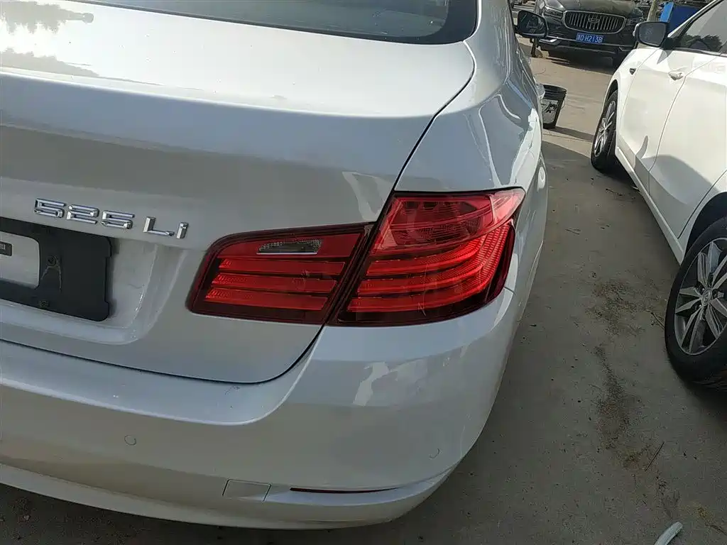 BMW 5 Series 2017 520Li Classic Edition фото 8