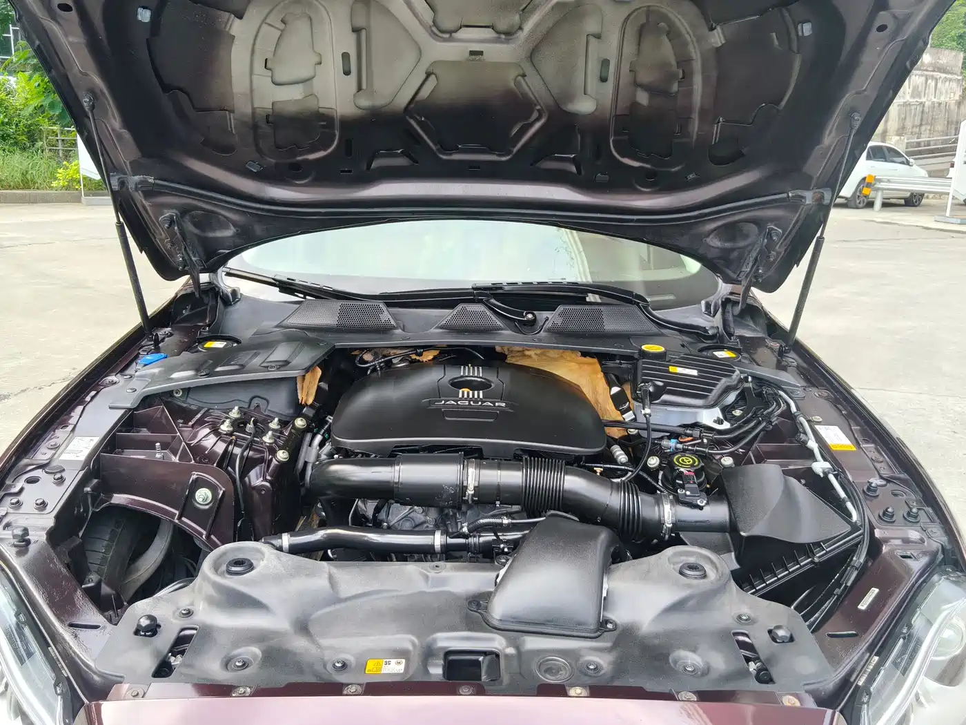 Photo 15 - Jaguar XJ