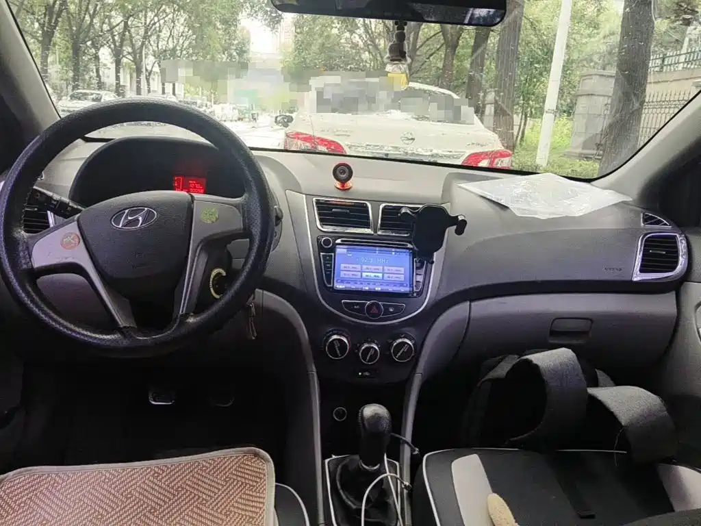 Фото 12 - Hyundai Verna