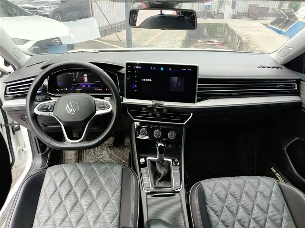 Volkswagen Sagitar 2023 300TSI DSG Surpassing Edition фото 10