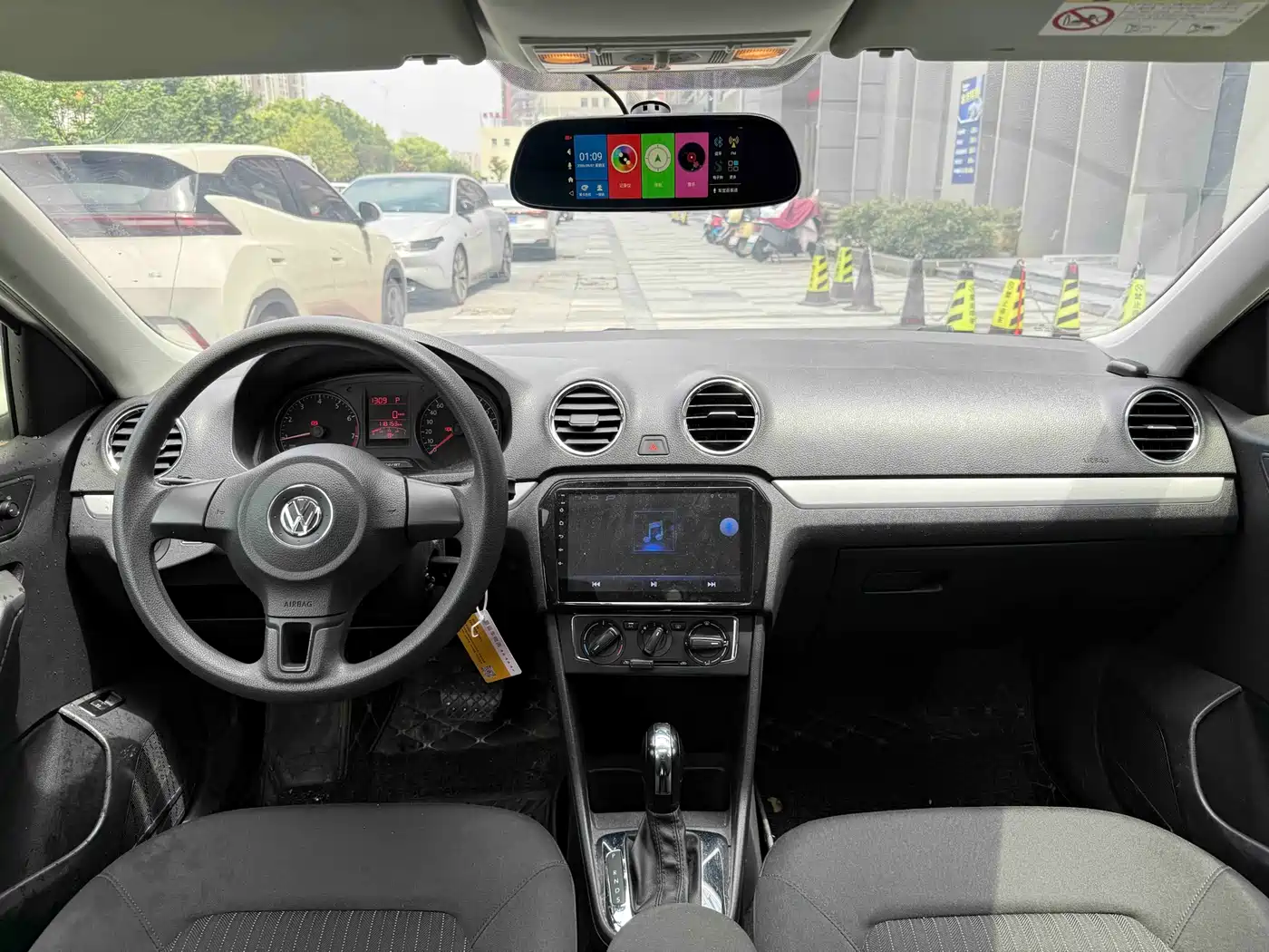 Volkswagen Jetta 2015 1.6L Auto Trend фото 12