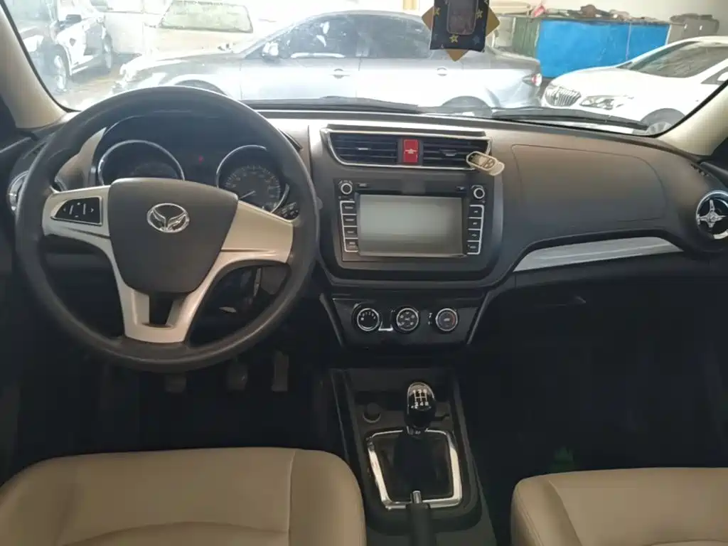 BAIC Huansu S3 2017 2017 1.5L Manual Luxury