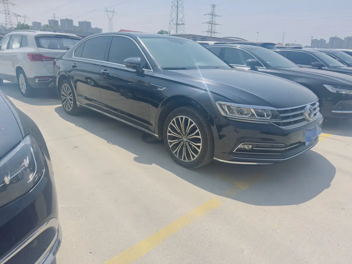 Volkswagen Phideon 2018 Facelift 380TSI FWD Business фото 3