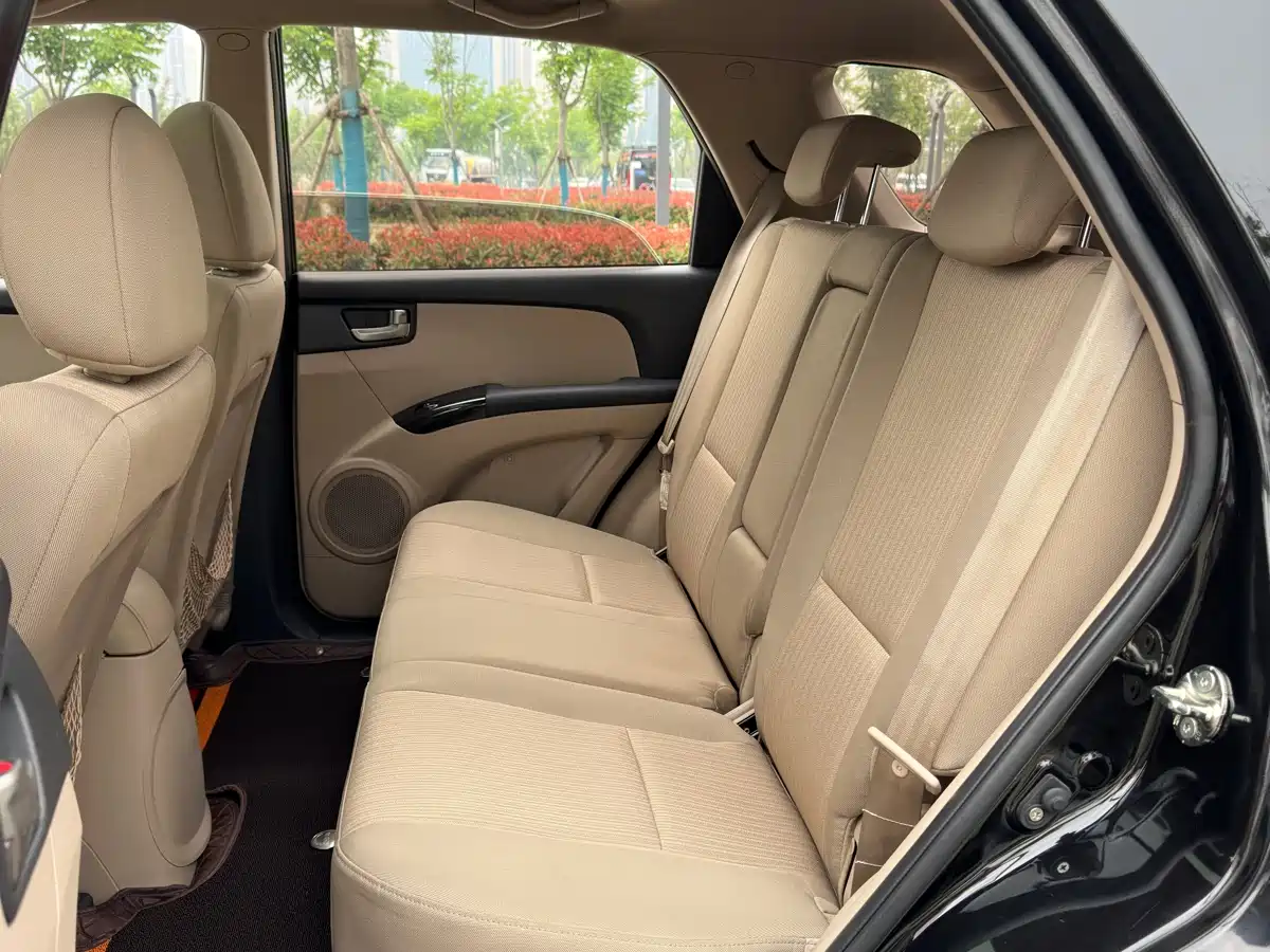 Kia Sportage 2013 2.0L Automatic 2WD GL фото 14