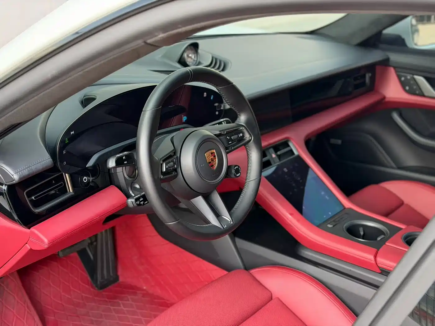 Porsche Taycan 2022 Facelift Taycan фото 5