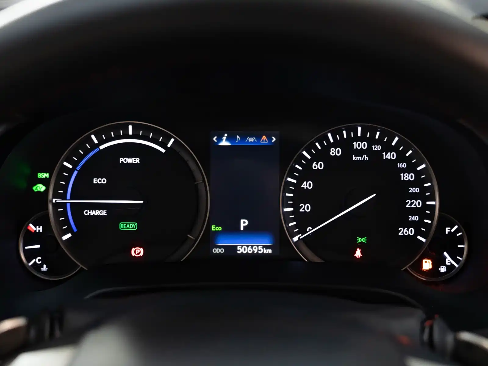 Фото 22 - Lexus RX