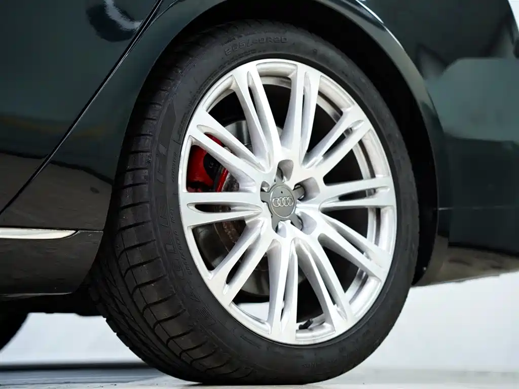Audi A8 2013 A8L 6.3 FSI W12 quattro Flagship фото 22