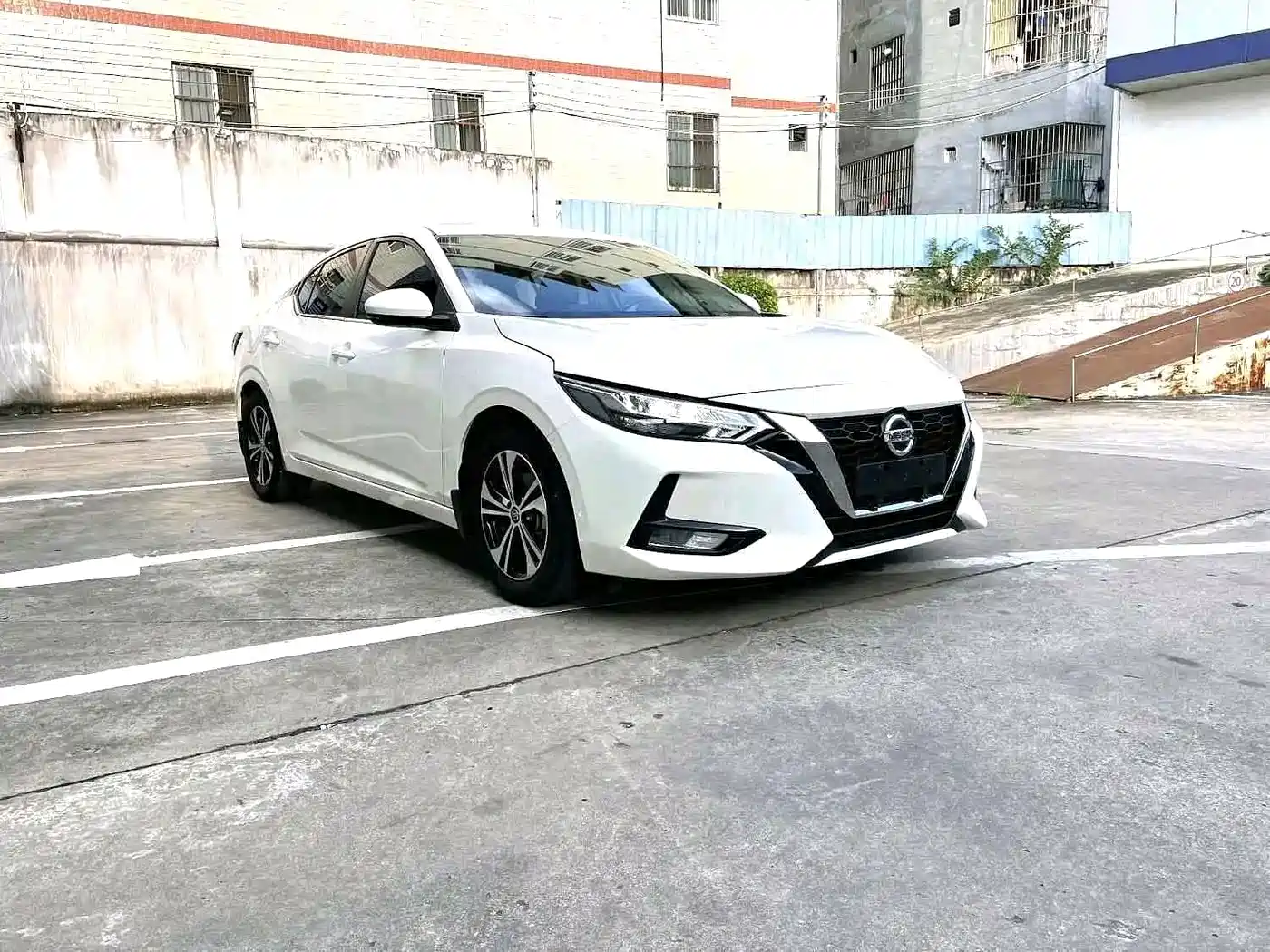 Nissan SYLPHY, миниатюра 2