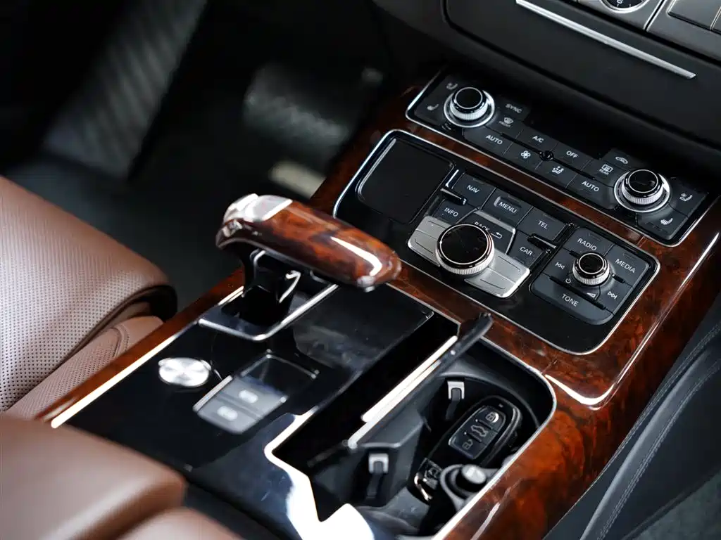 Audi A8 2013 A8L 6.3 FSI W12 quattro Flagship фото 53
