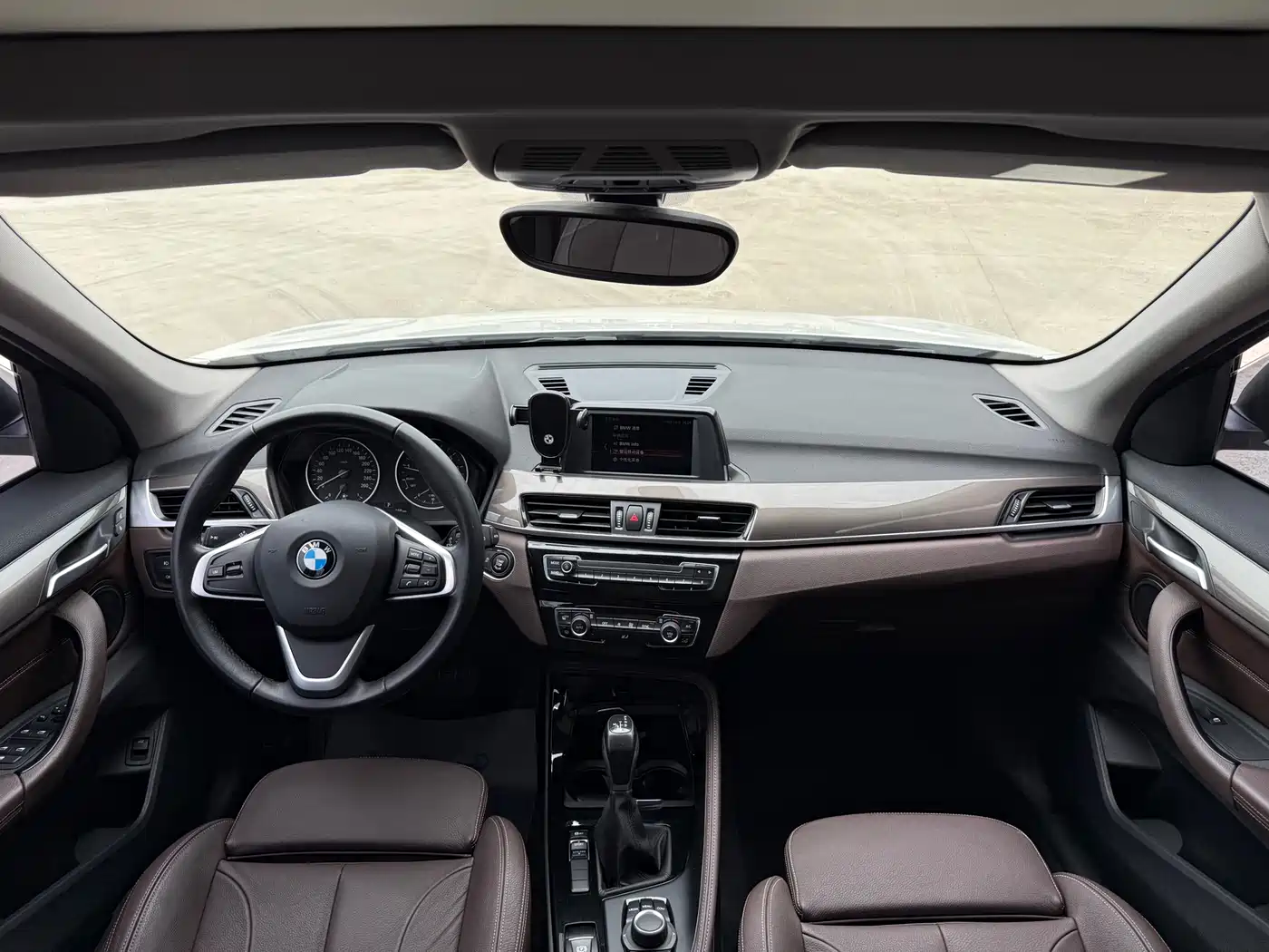BMW X1 2018 sDrive18Li Premium Model фото 11