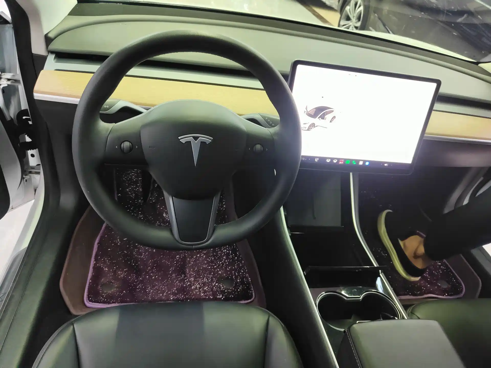 Фото 6 - Tesla Model 3