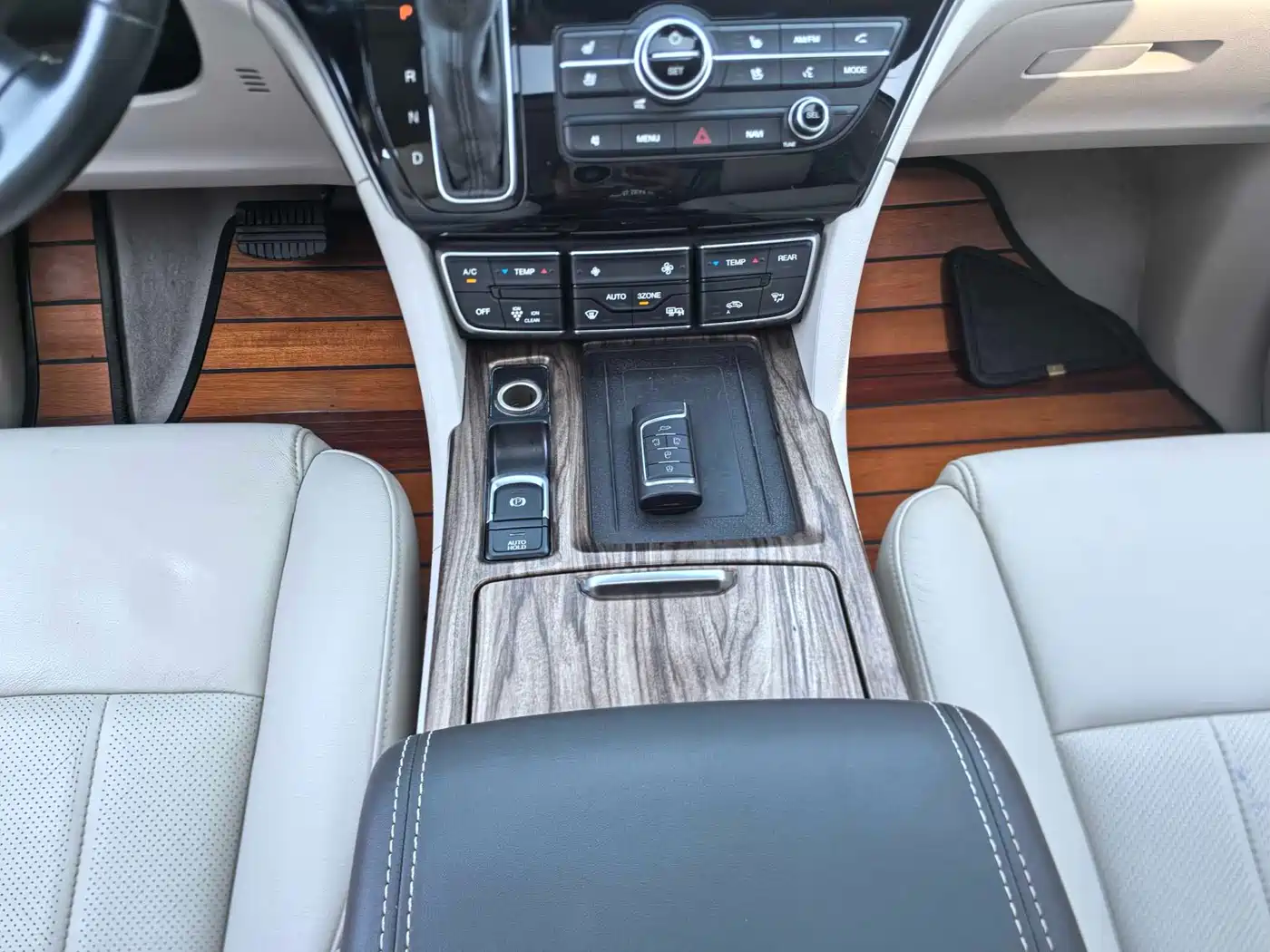 GAC Trumpchi Trumpchi M8 2018 320T Flagship Edition фото 11