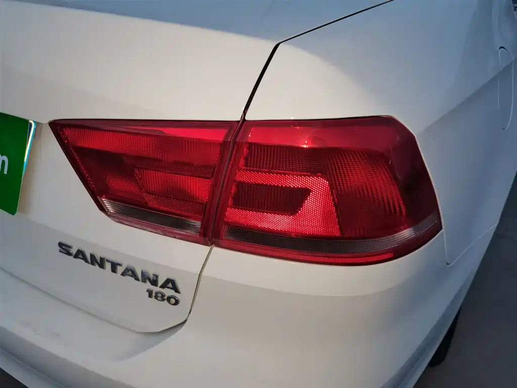 Volkswagen Santana 2015 1.6L Automatic Comfort Edition фото 8