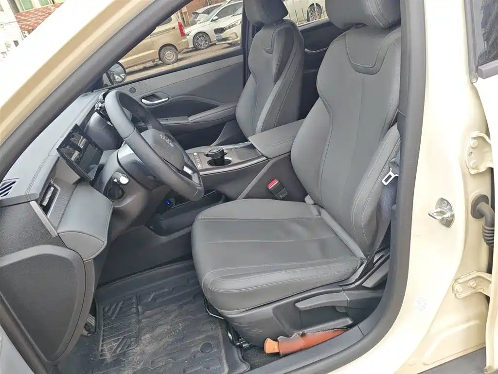 BYD Qin PLUS 2026 DM-i Smart Edition 128KM Progressive фото 8