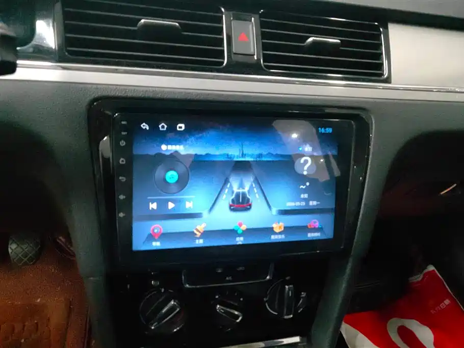 Volkswagen Bora 2014 1.6L Manual Comfort Edition фото 13
