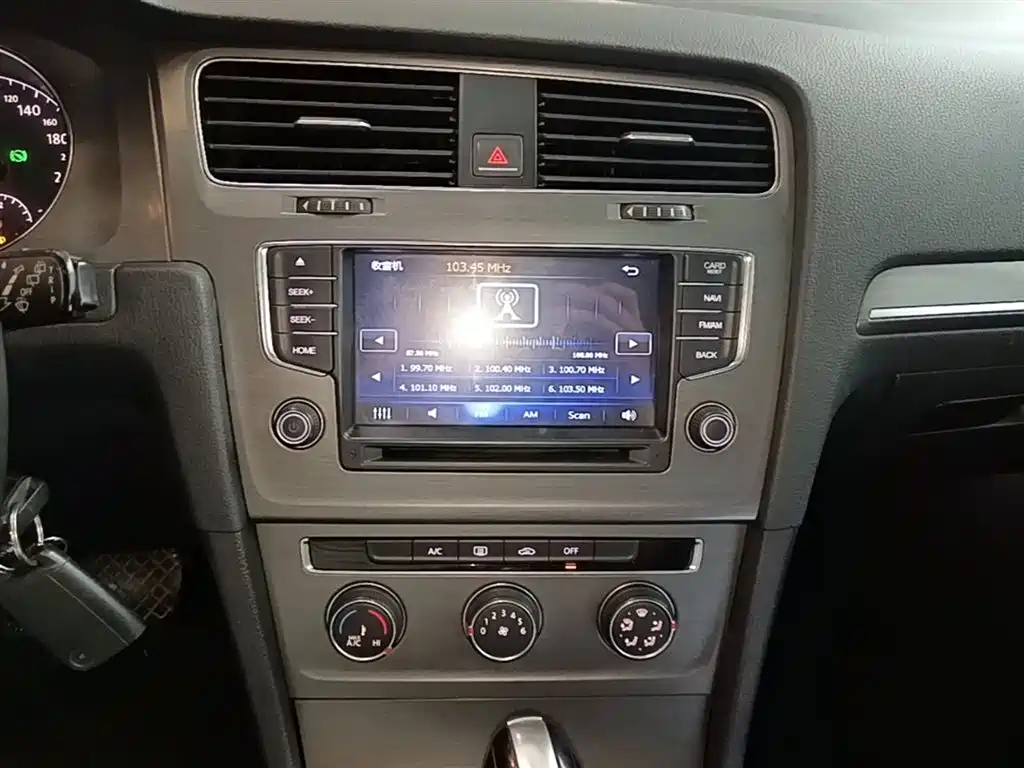 Volkswagen Golf 2015 1.6L Automatic Comfort фото 13