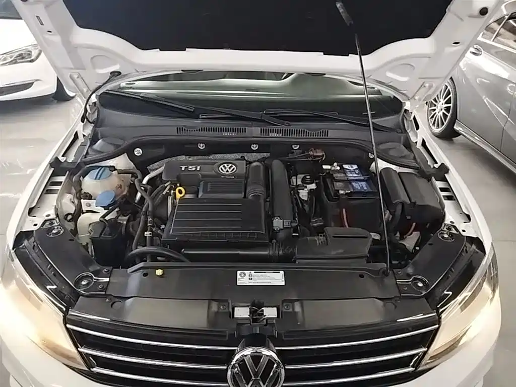 Volkswagen Sagitar 2018 180TSI DSG Premium Edition фото 20