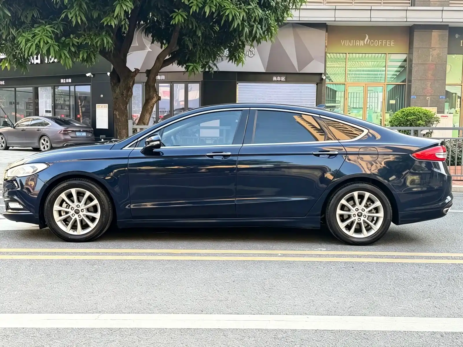 Фото 12 - Ford Mondeo