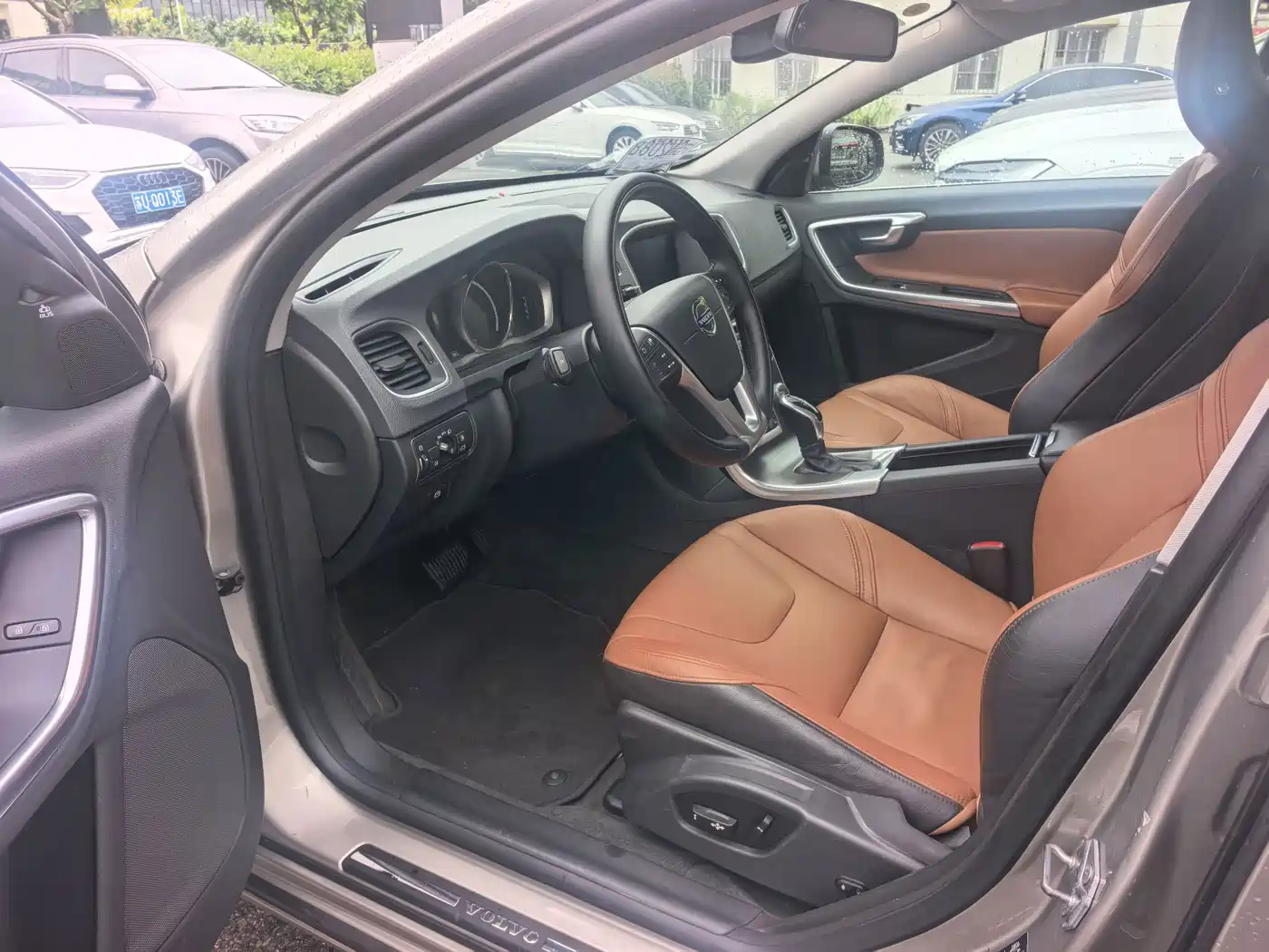 Фото 8 - Volvo S60