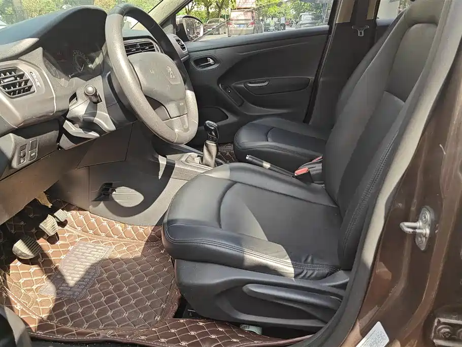 Peugeot 301 2014 1.6L Manual Comfort Edition фото 9