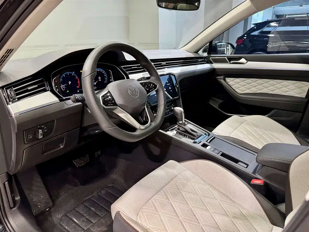 Volkswagen Magotan 2025 Popular Edition 330TSI DSG Luxury фото 25