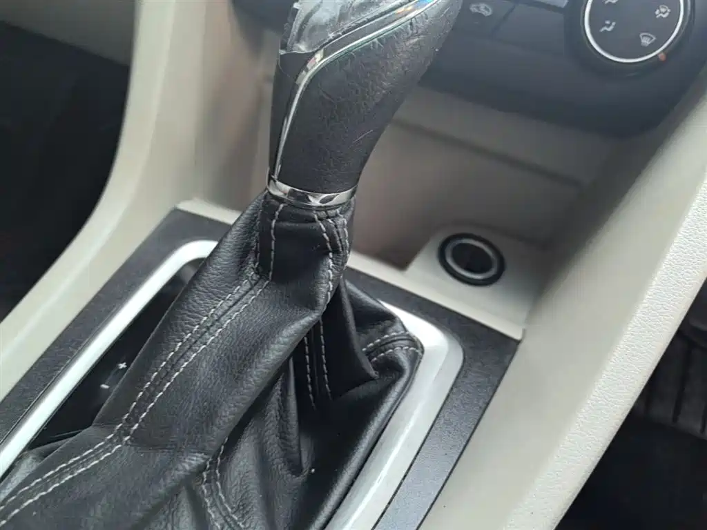 Buick Excelle 2016 15N Automatic Elite фото 14